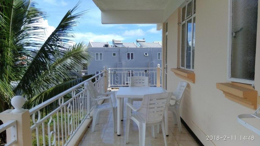 Alpha Villa - Studios & Apartments Flic-en-Flacq Exterior foto